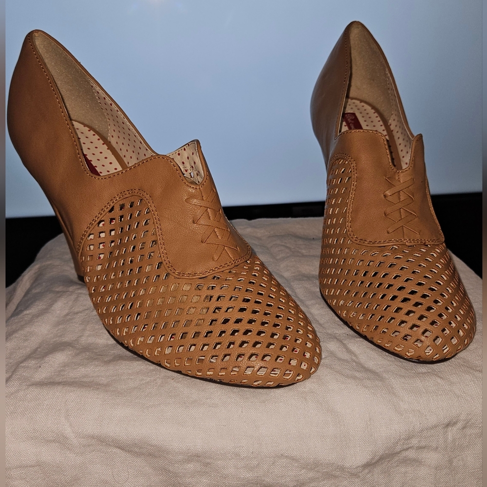 B.A.I.T. Tan Leather Viola Heels